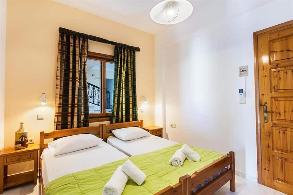 Michalis Litinas Apartments Ajía Marína Kültér fotó