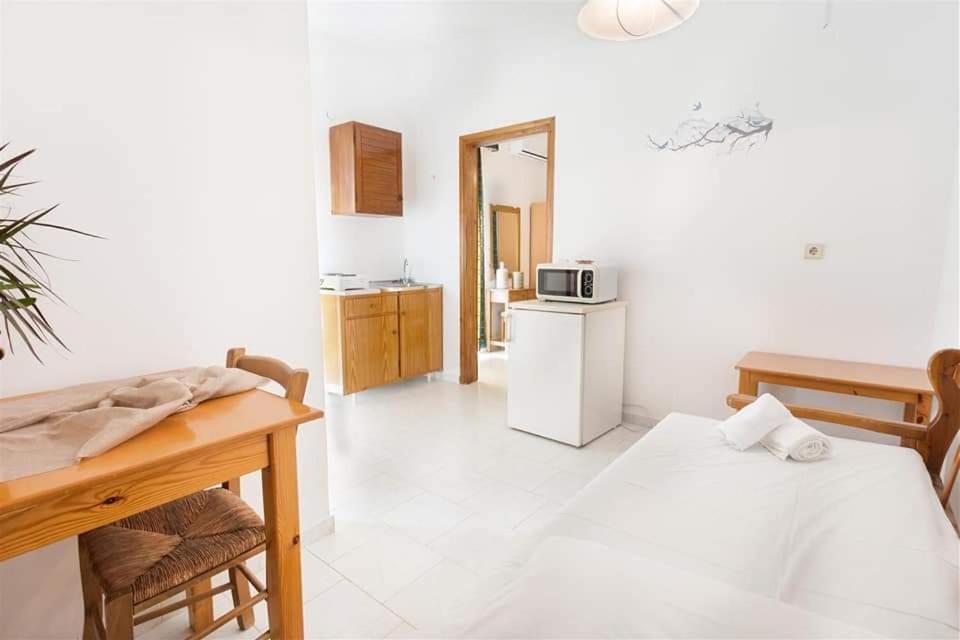 Michalis Litinas Apartments Ajía Marína Kültér fotó