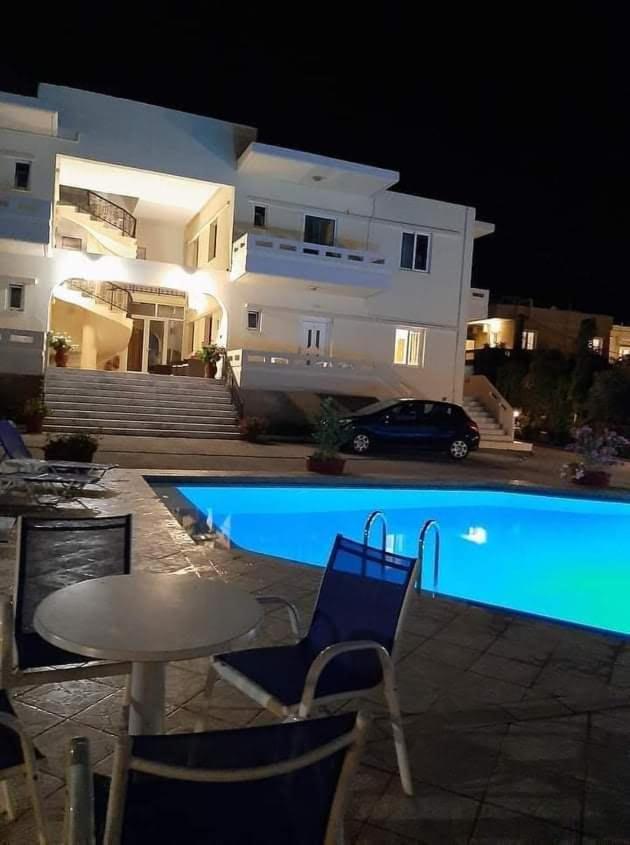 Michalis Litinas Apartments Ajía Marína Kültér fotó
